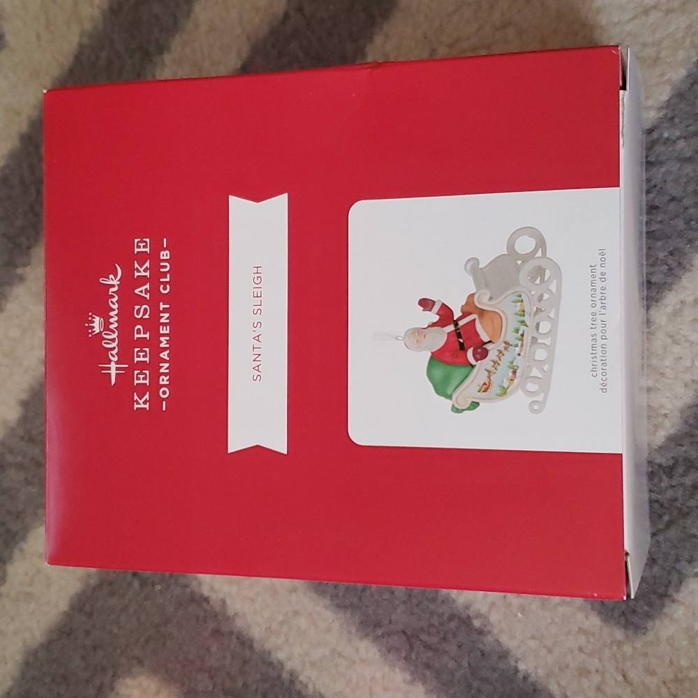 Santa's sleigh member exclusive 2021